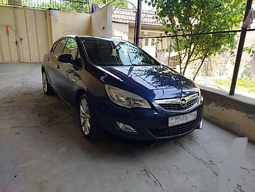 gence masin salonu: Opel Astra: 1.4 l | 2010 il 243000 km Hetçbek — 8