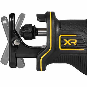 полироль авто: Аккумуляторная сабельная пила DEWALT DCS382B, 18(20) В, 3200 ход/мин — 3