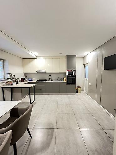 Продажа коттеджей и домов: Продается дом в районе Аламединского рынка, находится по адресу улица — 8