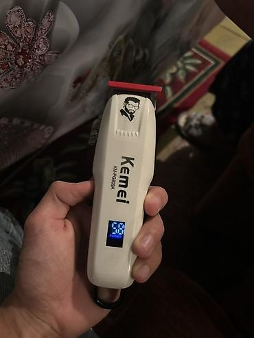 pitminutka daşı: Kemei KM-PG809A saç kəsən/traş maşını - Simsiz işləmə: Korpusda LED — 3