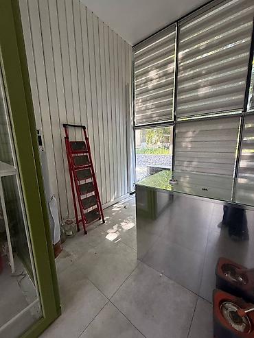 один: Продажа магазинов В торговом центре, 15 м², Дизайнерский ремонт, Утеплен, 1 этаж — 1
