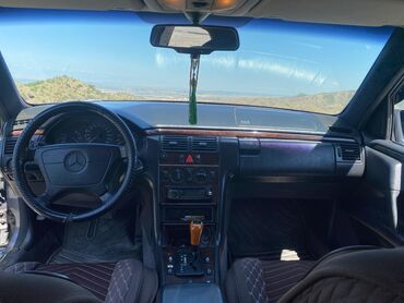 Mercedes-Benz: Mercedes-Benz E-Class: 2 l | 1996 il Sedan -da lalafo.az — 10 Mercedes-Benz: Mercedes-Benz E-Class: 2 l | 1996 il Sedan — 10