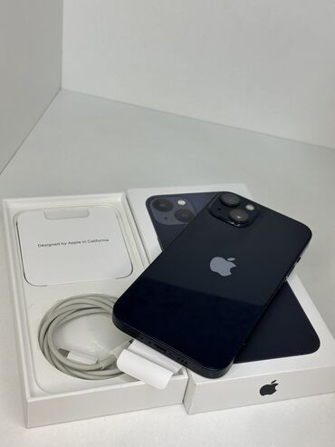 Apple iPhone: IPhone 13, Б/у, 128 ГБ, Midnight, Чехол, Кабель, Коробка, 100 %