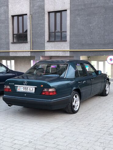 Mercedes-Benz: Mercedes-Benz E-Class: 1995 г., 2.2 л, Автомат, Бензин, Седан