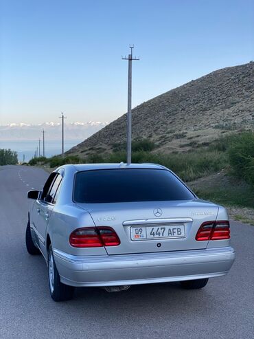 срочно продам авто в связи с переездом: Mercedes-Benz E-Class: 2002 г., Автомат, Бензин, Седан