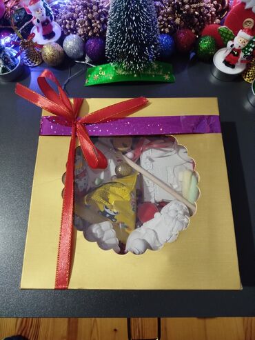 Hədiyyə bağlamaları: Hədiyyə qutusu, Yeni, rəng - Ağ, Ödənişli çatdırılma — 9