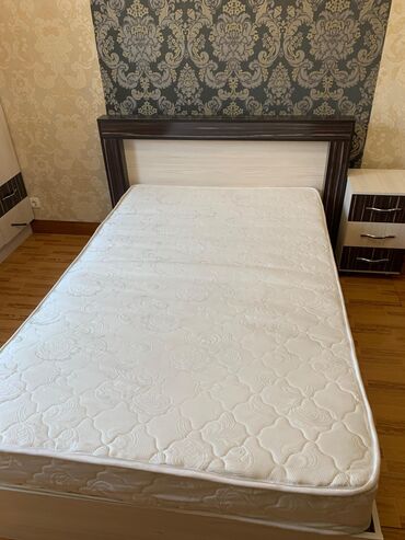 мебель из карельской березы: Продаю кровать. Качественная, в отличном состоянии