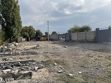 Продажа другой коммерческой недвижимости: Продается пустой участок 18 соток на первой линии рядом с центром — 12