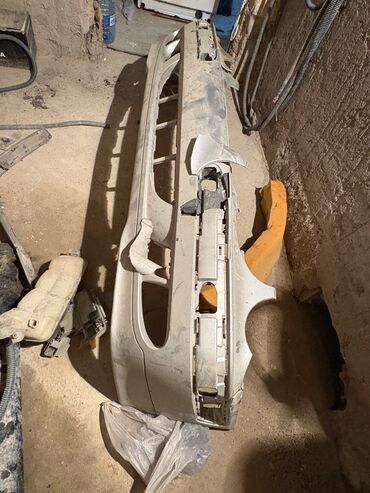 Bamperlər, buferlər: Xirda siniqlari var ve ekseriyyet ustundedi.shekildeki hamisini uygun — 2