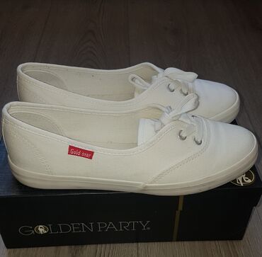 обувь белая: Белые кеды-мокасины "Gold Star" Размер: 39 Очень удобные, мягкие