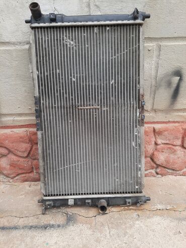 ланос радиатор охлаждения: Дэу Ланос 1999. радиатор иштейт