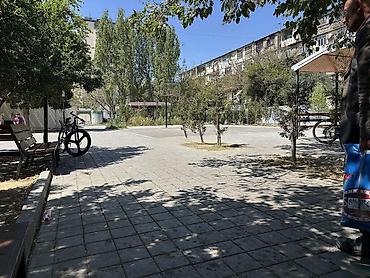 binəgədi: Bakı, 8-ci mikrorayon, 2 otaqlı, Köhnə tikili, m. Azadlıq Prospekti, 40 kv. m — 2