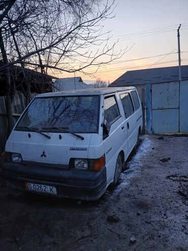 bmb машина: Mitsubishi L300: 1994 г., 0.2 л, Механика, Бензин, Фургон