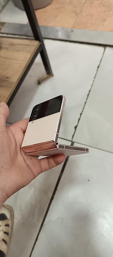 z fold 3: Samsung Galaxy Z Flip 3, Б/у, 256 ГБ, цвет - Золотой — 5
