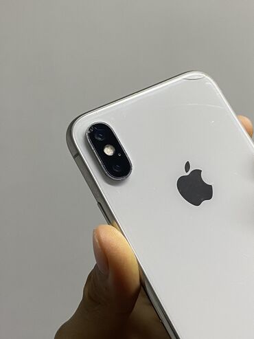 Apple iPhone: IPhone X, Б/у, 64 ГБ, White Titanium, Чехол, 98 %