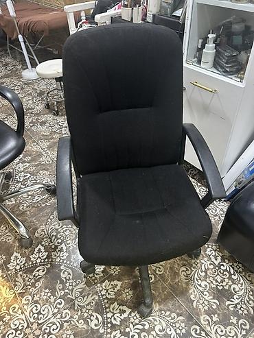 Офисные стулья: Qara ofis kreslosu - Material: parça üzlüklü yumşaq oturacaq və bel — 2