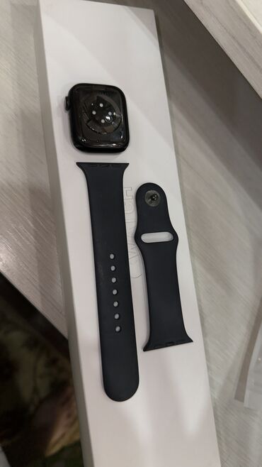 aaple watch: 8 серия 41мм Эпл вотч в чёрном цвете. Состояние: идеальное, акб родной