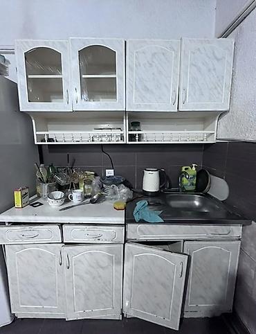 полки в ванную: Кухонный гарнитур, Б/у, цвет - Белый, ДСП, Самовывоз, Бесплатная доставка, Платная доставка — 1