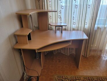 стол из блока цилиндров: Компьютердик Стол, түсү - Саргыч боз, Колдонулган