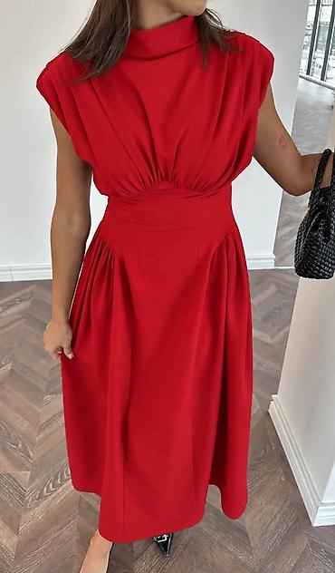 Elegantna crvena haljina – midi/dugački kroj - Haljina od tanje skube