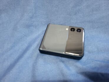 самсунг с3: Samsung Galaxy Z Flip 3 5G, Б/у, 256 ГБ, цвет - Серый, 1 SIM