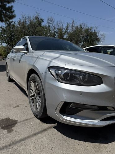диск на рекс: Автомобиль Hyundai Grandeur серебристого цвета с элегантным кузовом