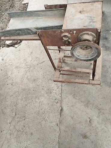 Колье: Металлический станок/механизм с загрузочным лотком и приводным узлом — 8