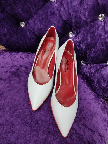 белорусская обувь бишкек ярмарка: Туфли 40, цвет - Белый