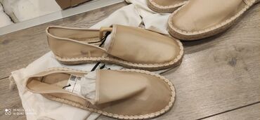 Səndəl və şəp-şüplər: ZARA qadın espardil ayaqqabıları - Model: ZARA espadril - Rəng