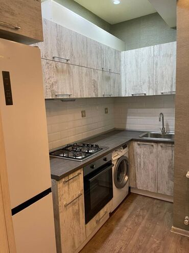 Uzunmüddətli kirayə mənzillər: Xətai Rayonu, Həzi Aslanov metrosunun yanında. 16 mərtəbəli binanın — 5