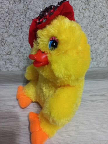 Oyuncaqlar: Dinozavr ~35 sm Ördək ~25 sm Tovuz quşu ~ 20sm Tutuquşu ~ 20 sm — 11