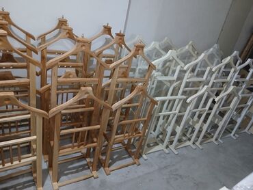 Asılqanlar: Bu, paltarların səliqəli saxlanması üçün nəzərdə tutulmuş taxta -da lalafo.az — 7 Asılqanlar: Bu, paltarların səliqəli saxlanması üçün nəzərdə tutulmuş taxta — 7