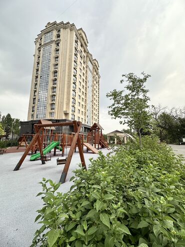 срочно продаю участок газ канализация есть: 3 комнаты, 139 м², Элитка, 11 этаж, ПСО (под самоотделку)