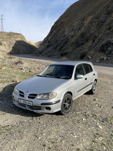 mjagkij mebel salatovyj: Nissan Almera: 2000 г., 1.8 л, Механика, Бензин, Хэтчбэк