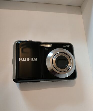 Fujifilm fotoaparat
12 meqapiksel. batareya ilə işləyir