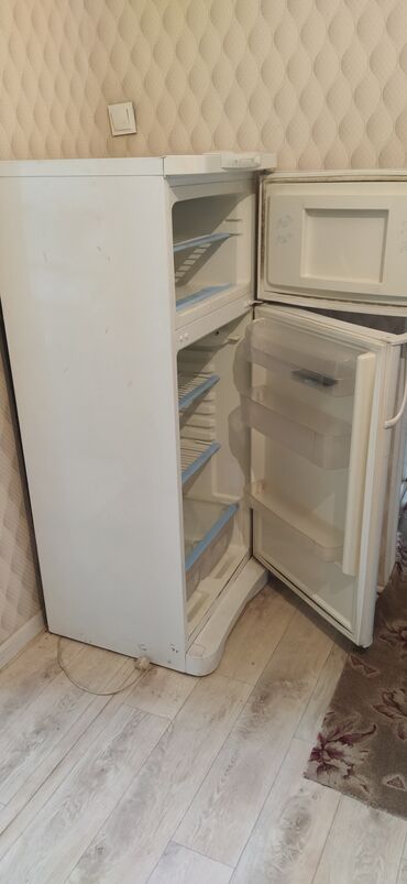 витринные холодильники ош: Холодильник Indesit, Б/у, Двухкамерный, 60 * 160 * 55