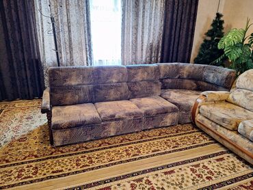 Другой домашний декор: Продаю диван-уголок, велюр серый,богатый цвет. Размер 3 на 1.2см. На