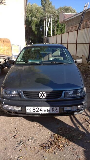 машина малинкий: Volkswagen Passat: 1995 г., 2 л, Механика, Бензин, Седан