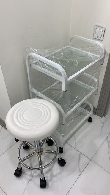 Salon, tibbi mebel dəsti: Tibbi refler 40 azndan başlayir Her nov salon Mallarinin topdam ve — 5