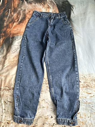 balonka kurtkalar kisi: 3-4 dəfə geyilib .Vintage tərzli mavi denim cins şalvar. - Model — 1