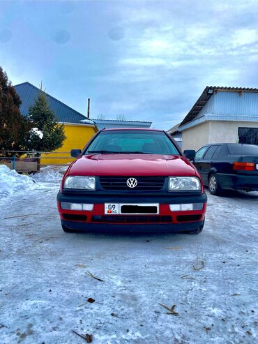 Volkswagen: Volkswagen Vento: 1994 г., 1.8 л, Механика, Бензин, Седан