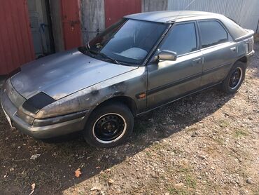 Mazda: Mazda 323: 1994 г., 1.6 л, Механика, Бензин, Хэтчбэк — 3