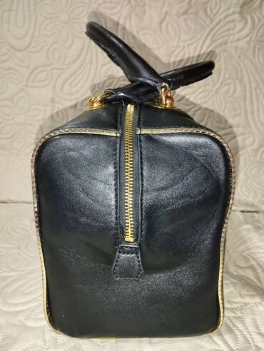 Torbe: Moschino prelepa crna torba Efektna i nesvakidašnja Moschino torba u — 7