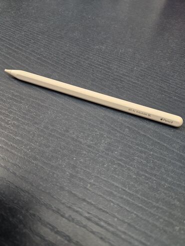 ipad qelem: Apple Pencil (2. Gen) Çok az kullanılmıştır. (kalem üstünde isim