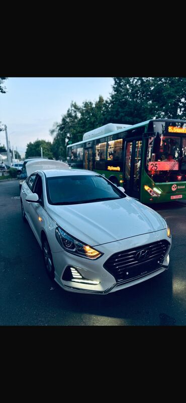 Hyundai: Hyundai Sonata: 2018 г., 2 л, Автомат, Бензин, Седан