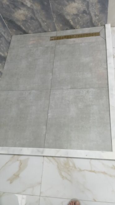 Duş poddonları: Duş kabinləri üçün qəliblər təklif olunur. Bu qəliblər müxtəlif — 3