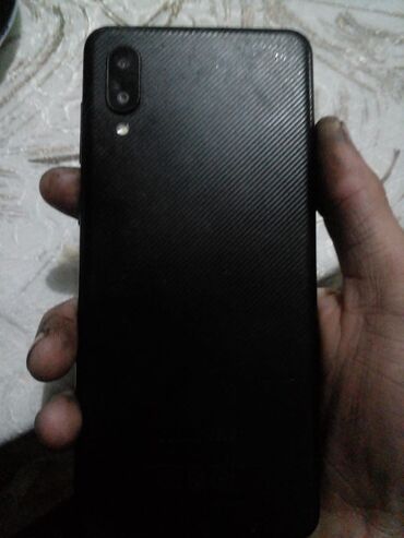 samsung a9 2018 qiymeti: Smartfon – qara rəngdə, teksturalı arxa qapaqlı. Xüsusiyyətlər: - Tam