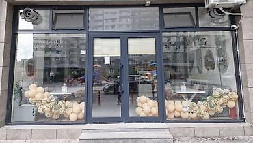 novxani restoranlar: Hazır biznes Şəhər içində yerləşən, vitrajlı ön fasada malik zərif — 1