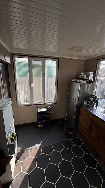 Продажа коттеджей и домов: Продаётся полдома с участком!!! 📍 г. Бишкек, район Азия Молл — 12