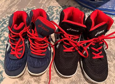 кроссовки asics: Кроссовки ASICS, детские/юниорские (высокая модель). - Две пары — 1